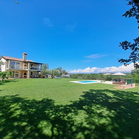 Apartments Villa Sotlar With Pool 乌马格 外观 照片