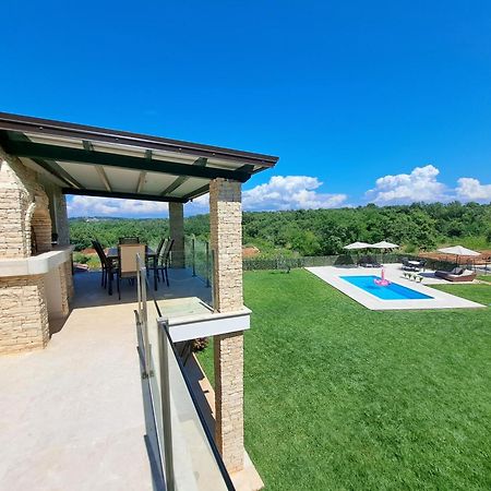 Apartments Villa Sotlar With Pool 乌马格 外观 照片