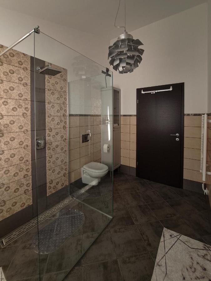 Apartments Villa Sotlar With Pool 乌马格 外观 照片