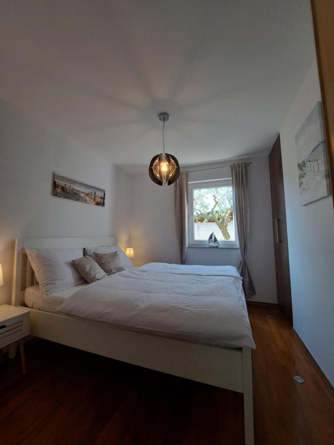 Apartments Villa Sotlar With Pool 乌马格 外观 照片