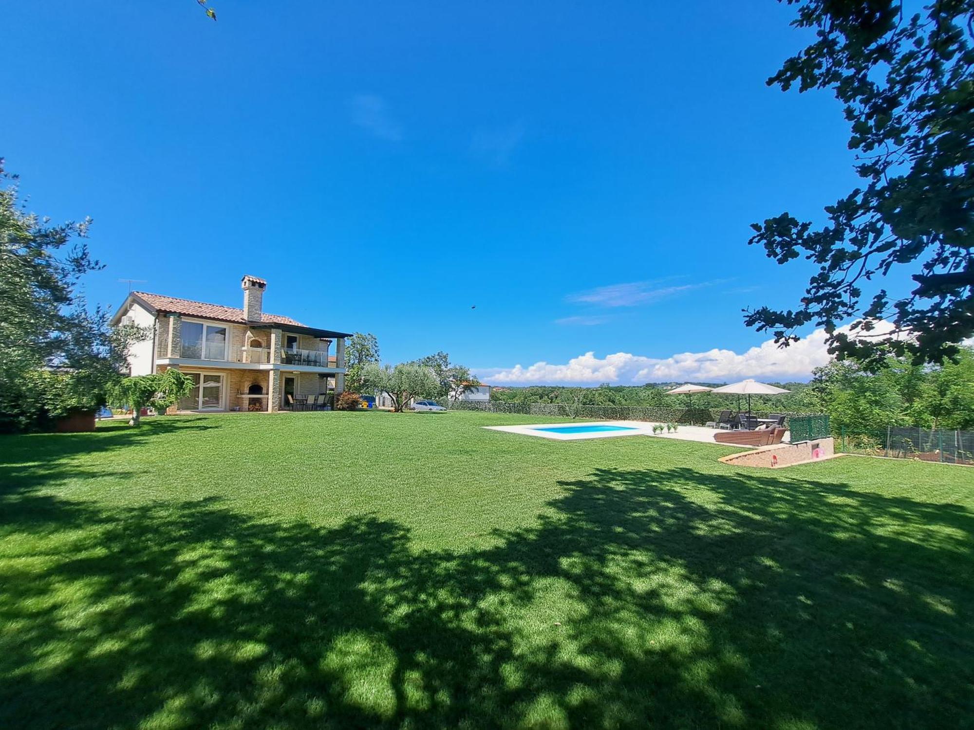Apartments Villa Sotlar With Pool 乌马格 外观 照片