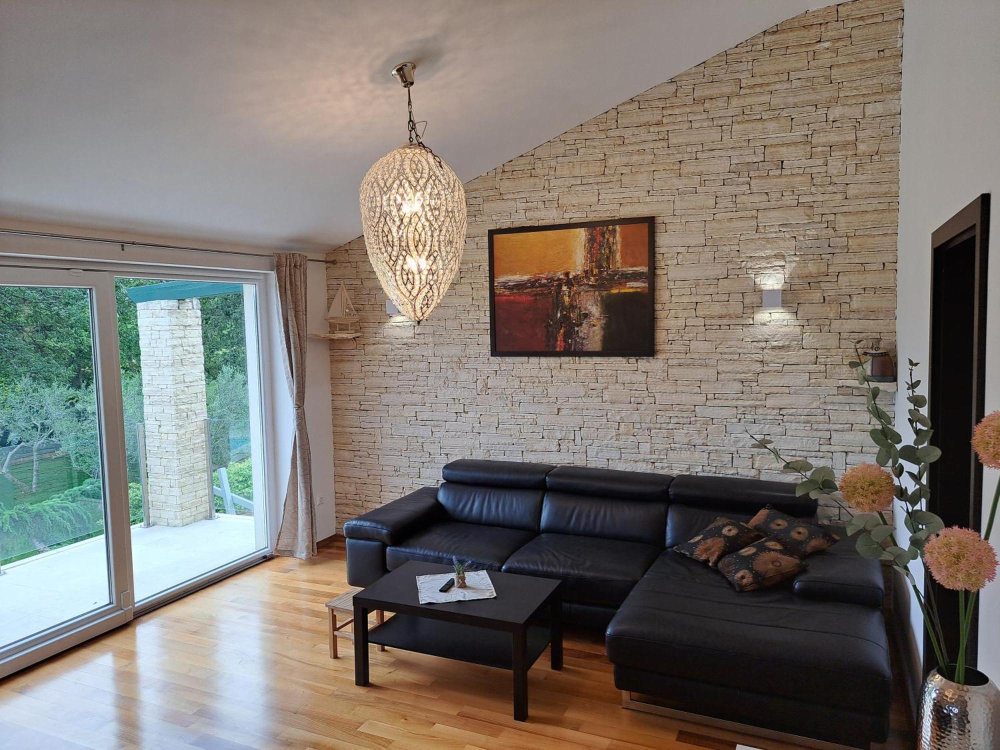 Apartments Villa Sotlar With Pool 乌马格 外观 照片